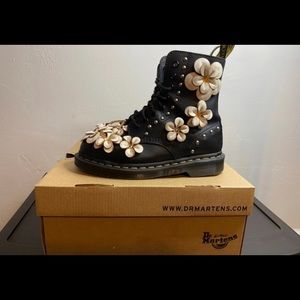 Dr Marten Limited Edition Pascal 1460 Flower